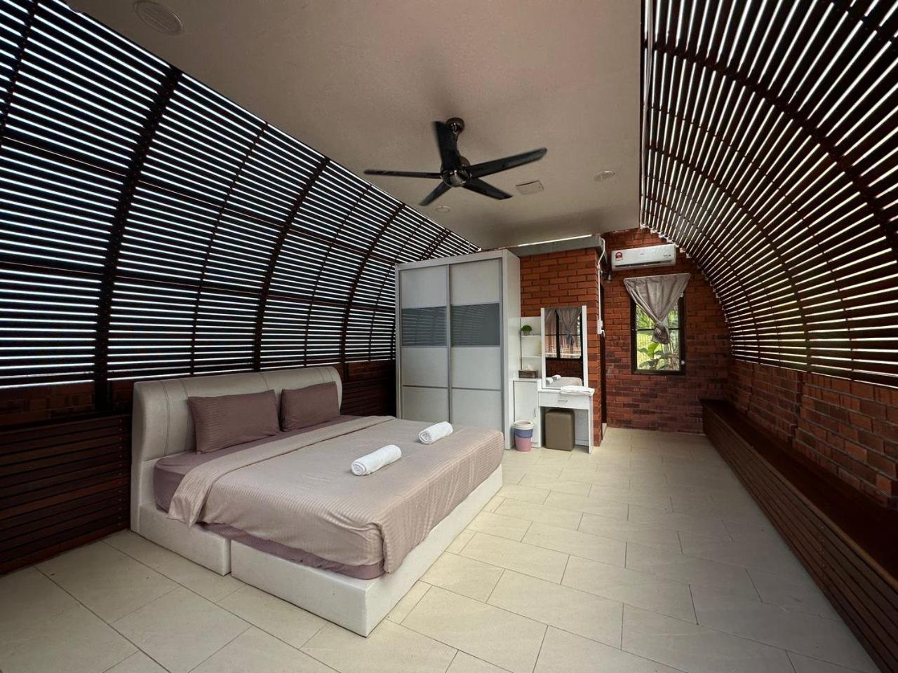 Red House The Garden Stay In Bukit Tinggi By Play Bentong Exterior foto