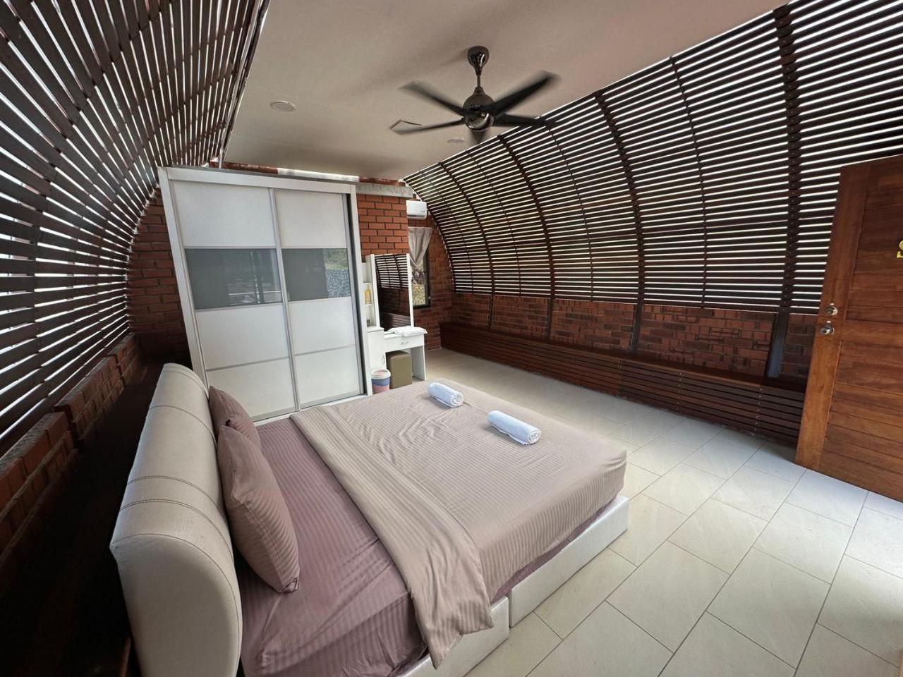 Red House The Garden Stay In Bukit Tinggi By Play Bentong Exterior foto