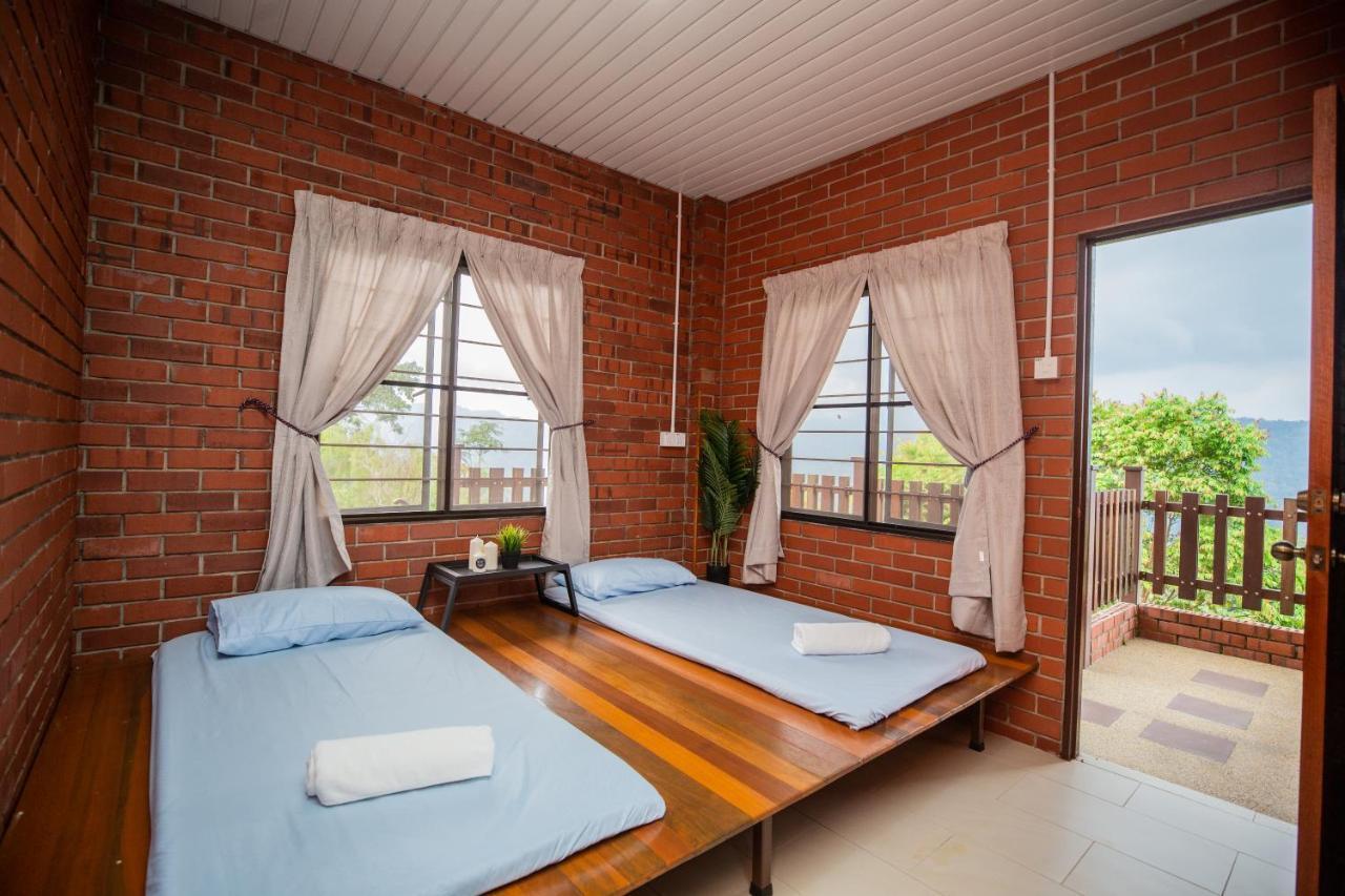 Red House The Garden Stay In Bukit Tinggi By Play Bentong Exterior foto
