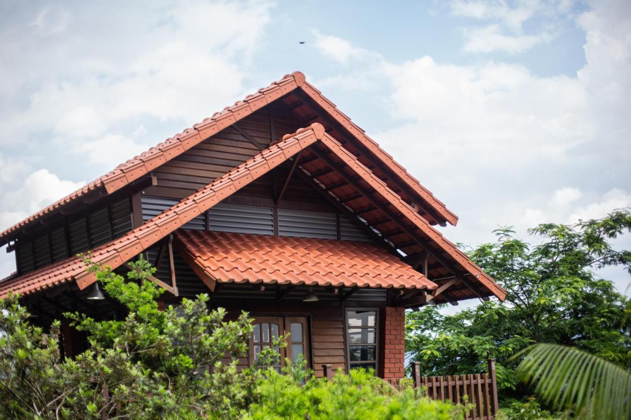 Red House The Garden Stay In Bukit Tinggi By Play Bentong Exterior foto