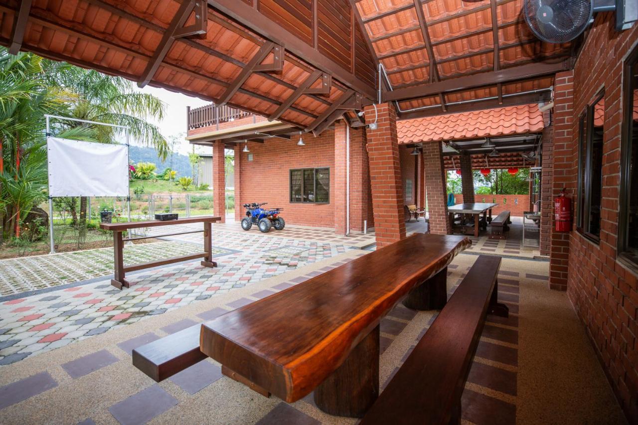 Red House The Garden Stay In Bukit Tinggi By Play Bentong Exterior foto