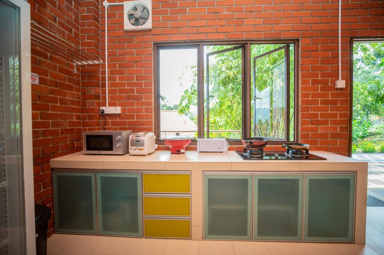 Red House The Garden Stay In Bukit Tinggi By Play Bentong Exterior foto