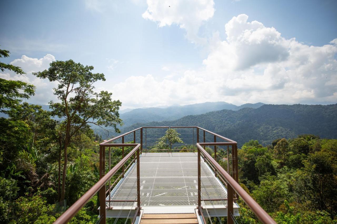 Red House The Garden Stay In Bukit Tinggi By Play Bentong Exterior foto